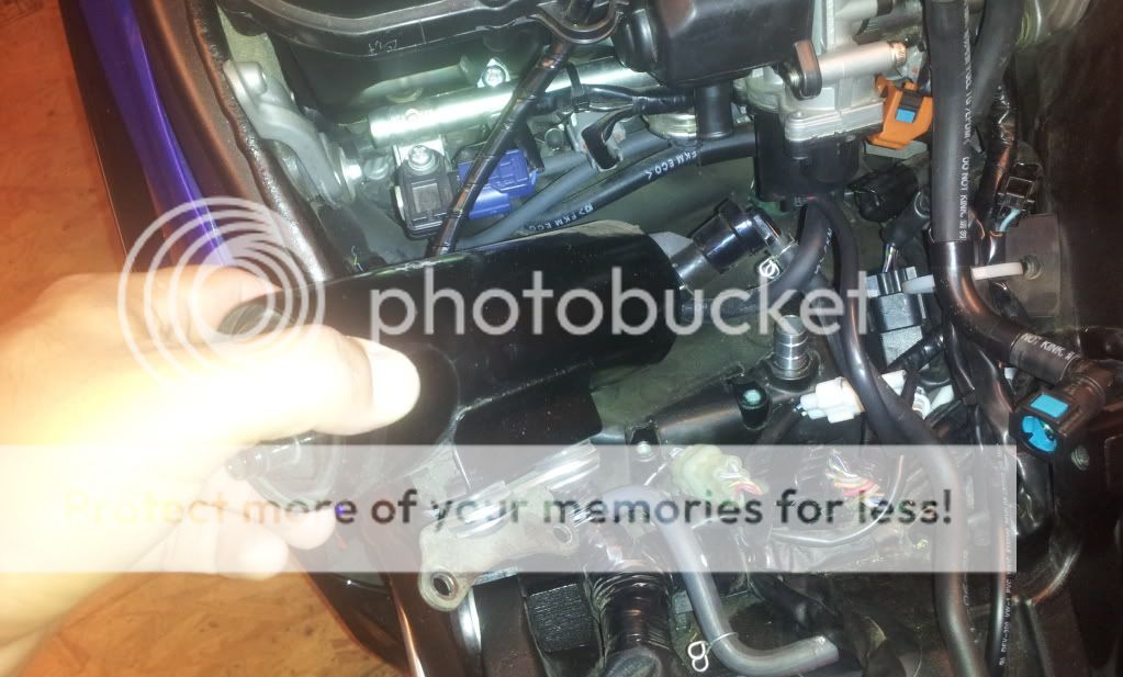 HOW TO Remove Charcoal Canister On CA Bikes Yamaha R6 Forum YZFR6